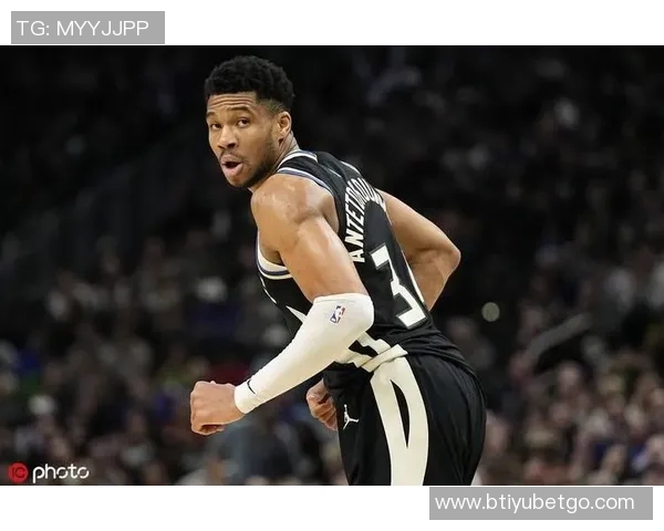 字母哥状态火热场均326分113板71助明日雄鹿客战骑士他将出战