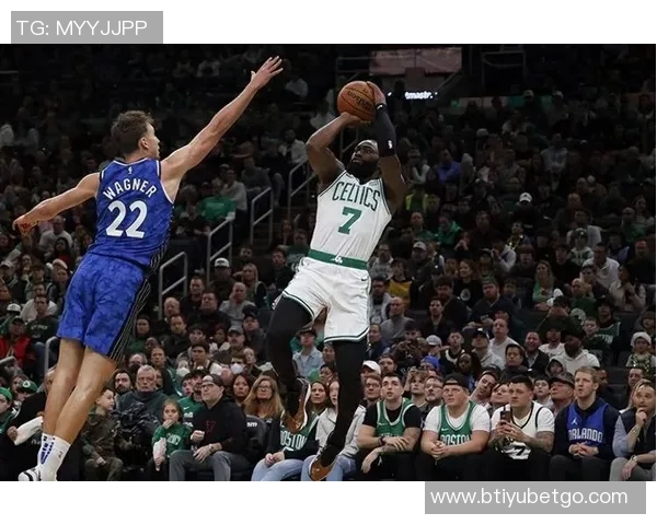 杰伦布朗谈凯尔特人胜利关键两个篮板助力球队展现团队精神